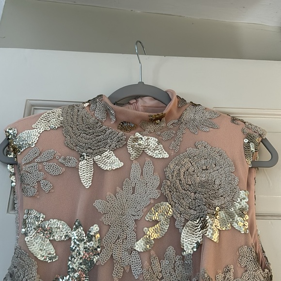 Bebe high neck pink sequined dress - Picture 2 of 4